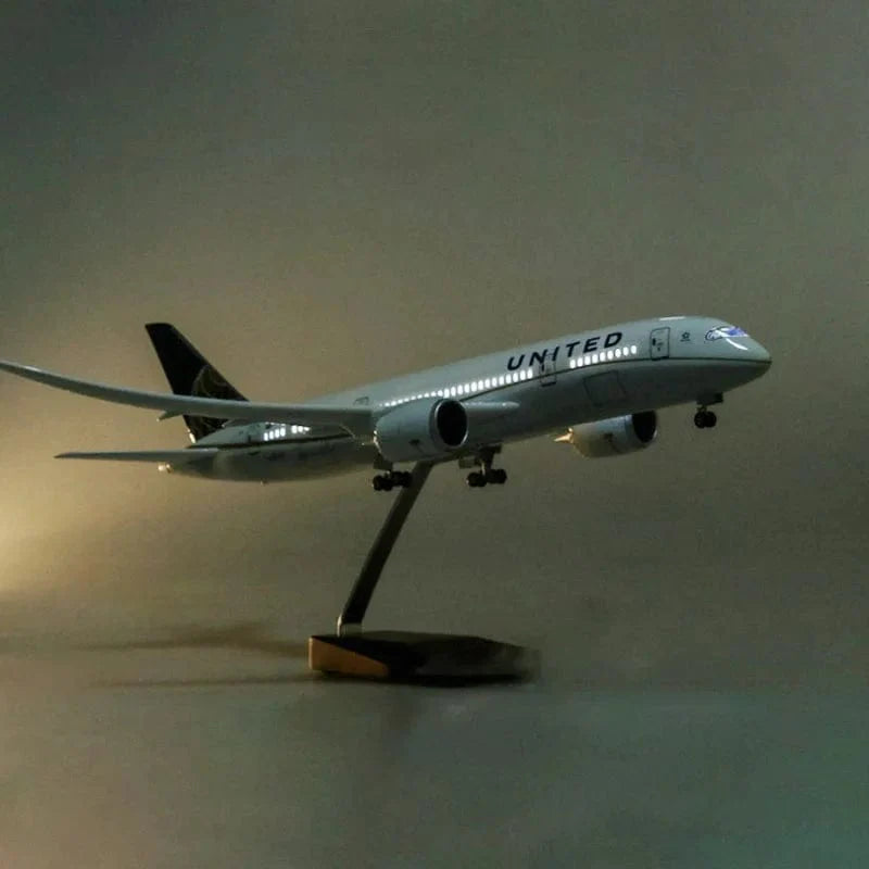ALDO Creative Arts Collectibles Scale Model With Lights United Airlines Boeing 787 B787 Dreamliner  Model Aircraft With Landing Gears and LED Lights