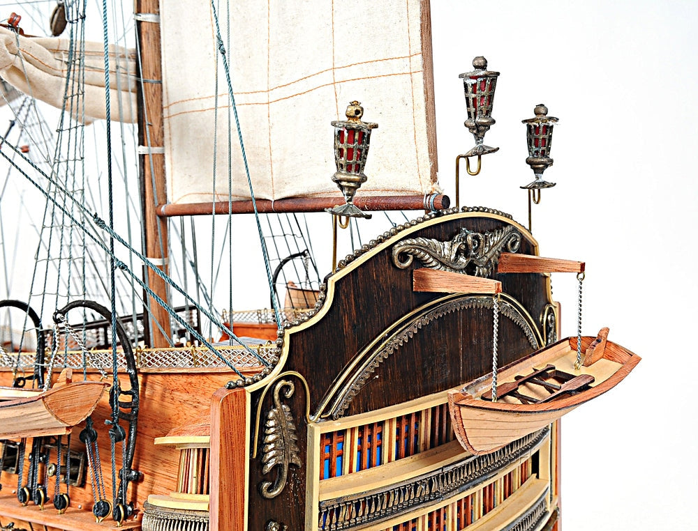 Aldo Hobbies & Creative Arts> Collectibles> Scale Model HMS Victory Xtract Large Tallship Wood Model Sailboat Assembled  With Display Case XL No Glass
