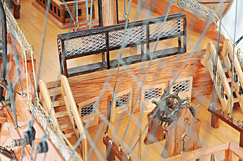 Aldo Hobbies & Creative Arts> Collectibles> Scale Model HMS Victory Xtract Large Tallship Wood Model Sailboat Assembled  With Display Case XL No Glass