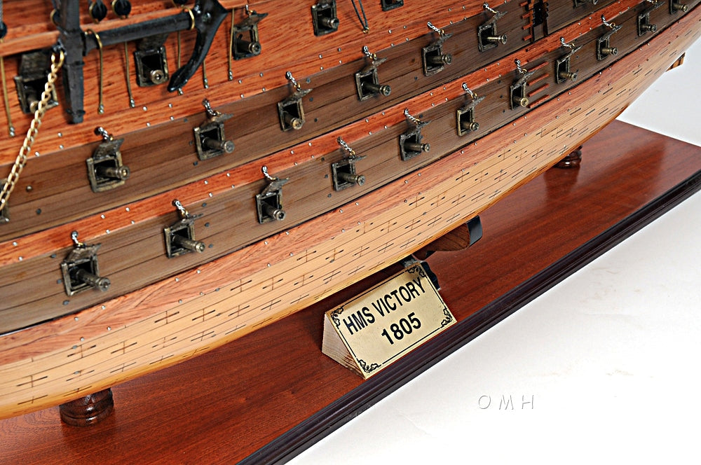 Aldo Hobbies & Creative Arts> Collectibles> Scale Model HMS Victory Xtract Large Tallship Wood Model Sailboat Assembled  With Display Case XL No Glass