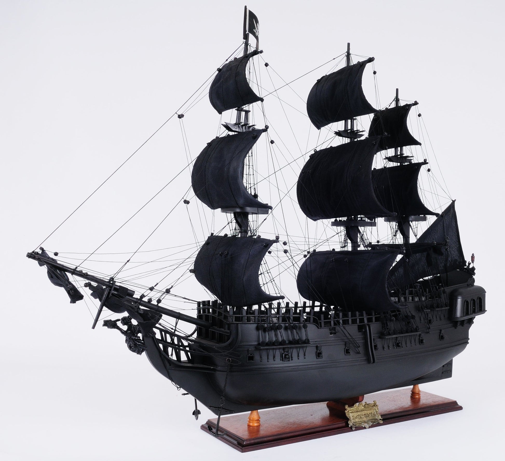 ALDO Hobbies & Creative Arts> Collectibles> Scale Model L: 40 W: 13.75 H: 39.25 Inches / NEW / Wood Black Pearl Pirates of The Caribbean Large Tall Ship Wood Model Sailboat With Table Top Display Case Assembled