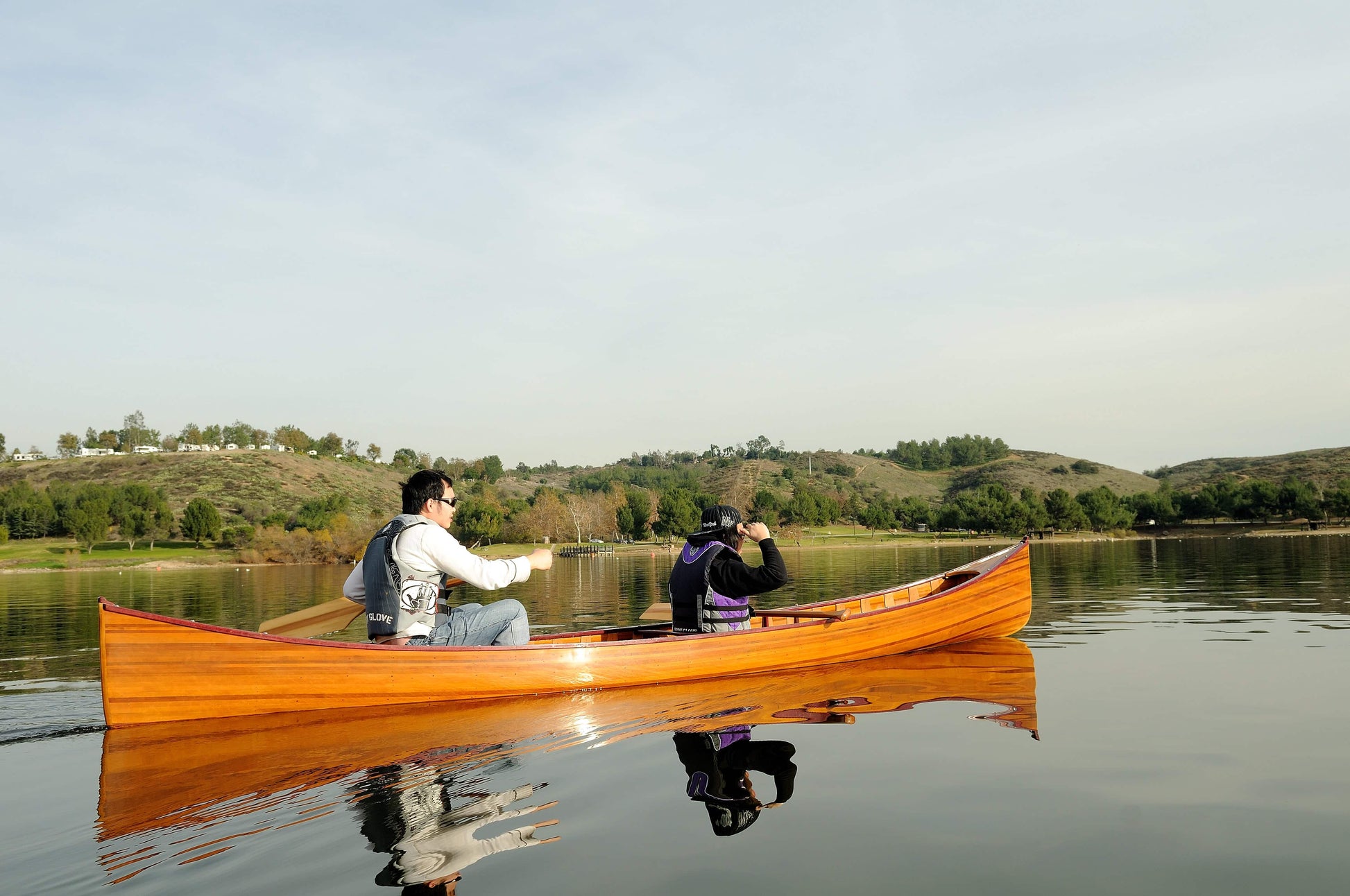 ALDO Kayaking, Canoeing & Rafting>Canoes L: 216 W: 35.5 H: 27 Inches / NEW / wood Real High Quality Canadian Cedar Canoe  With Ribs18 feet